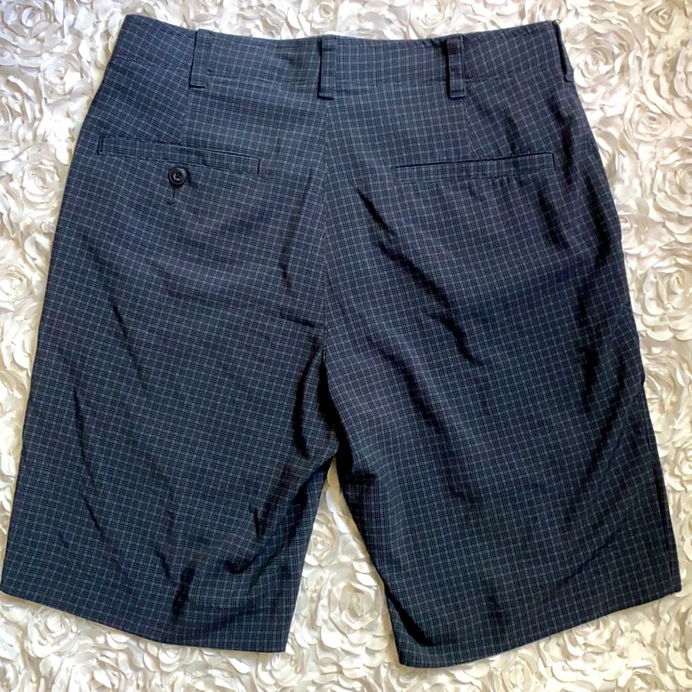 . Mens navy blue plaid shorts size 32 - Picture 3 of 3